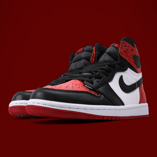 Wmns Jordan 1 Retro High OG 'Varsity Red'