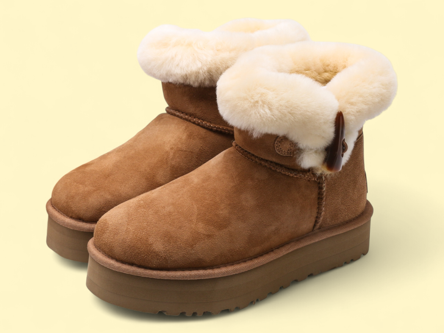 UGG  Classic Mini Boot