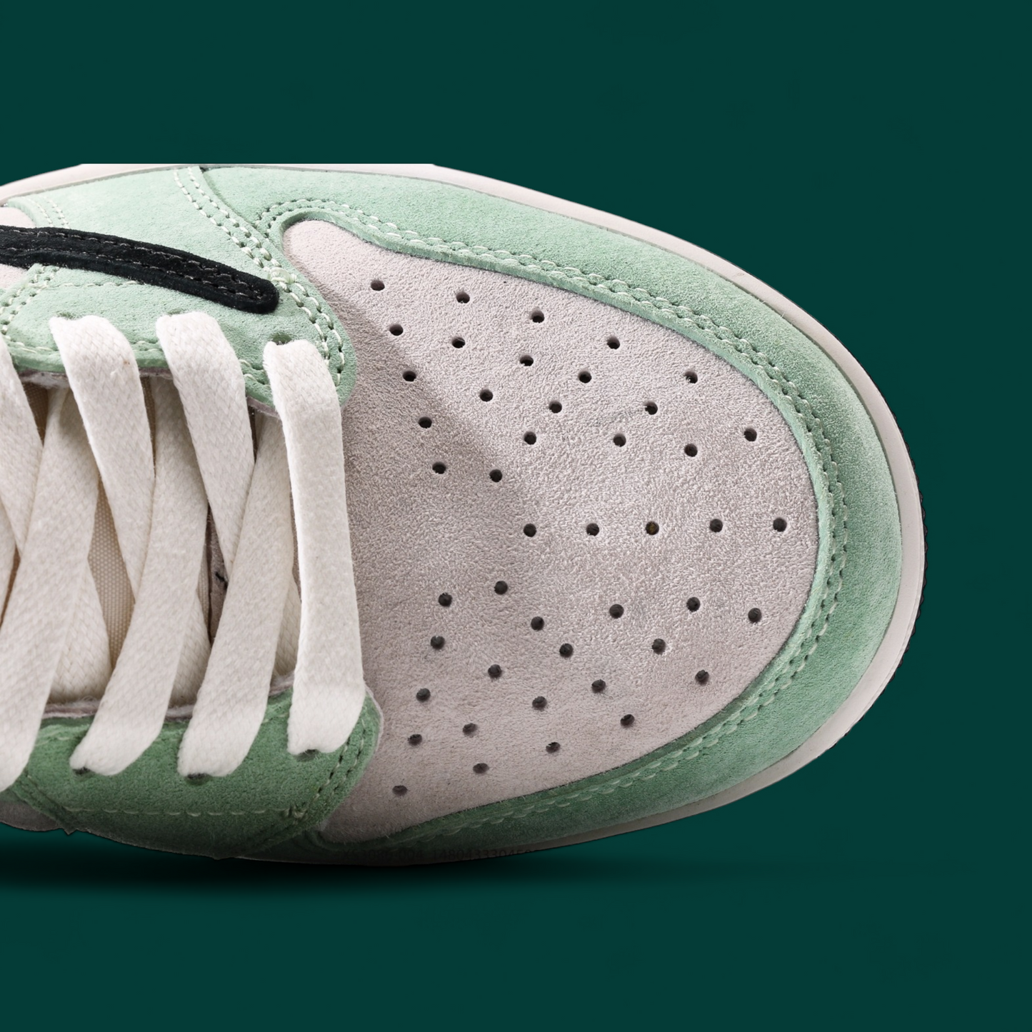 Travis Scott x Air Jordan 1 Low OG Verde Branco