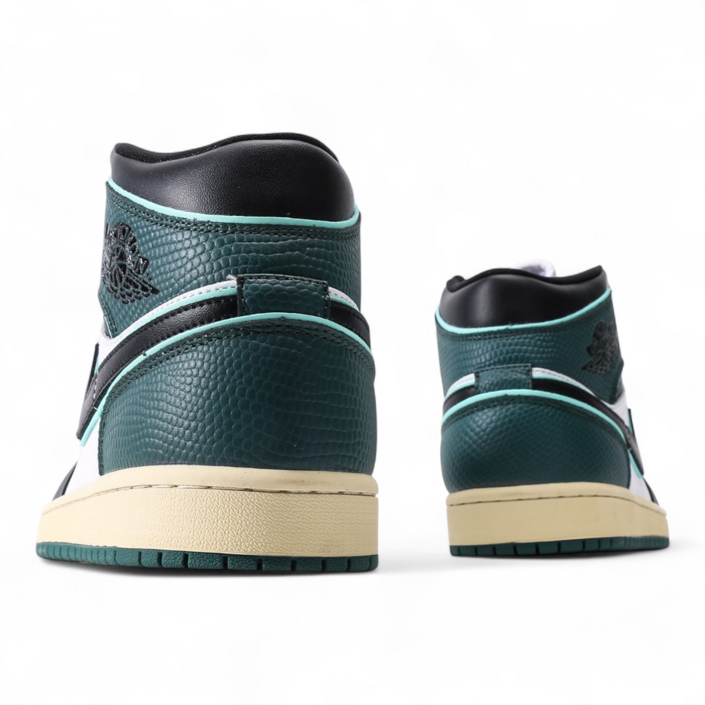 Nike WMNS Air Jordan 1 Mid "Light Dew/Oxidized Green