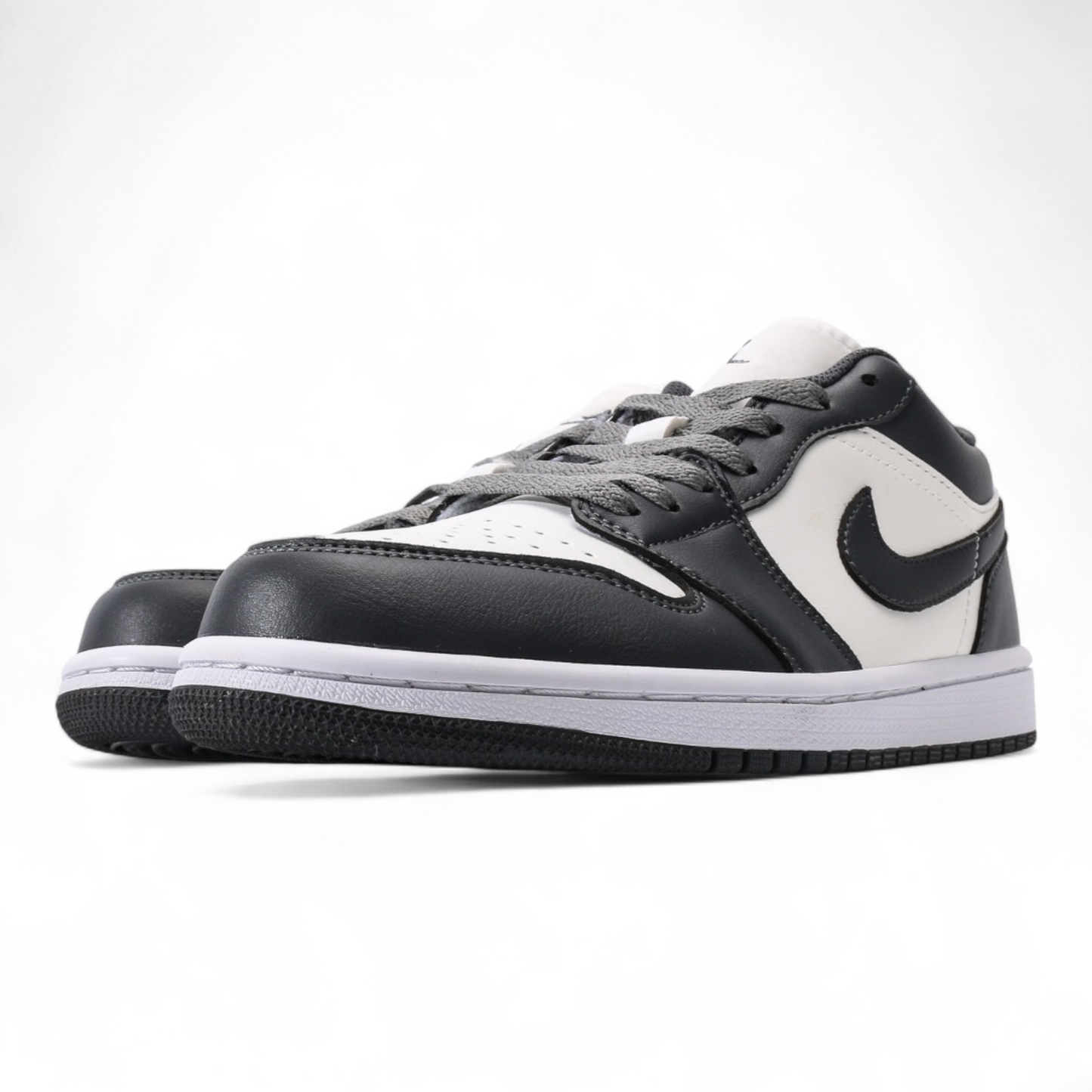 Air Jordan 1 Low - White/Black