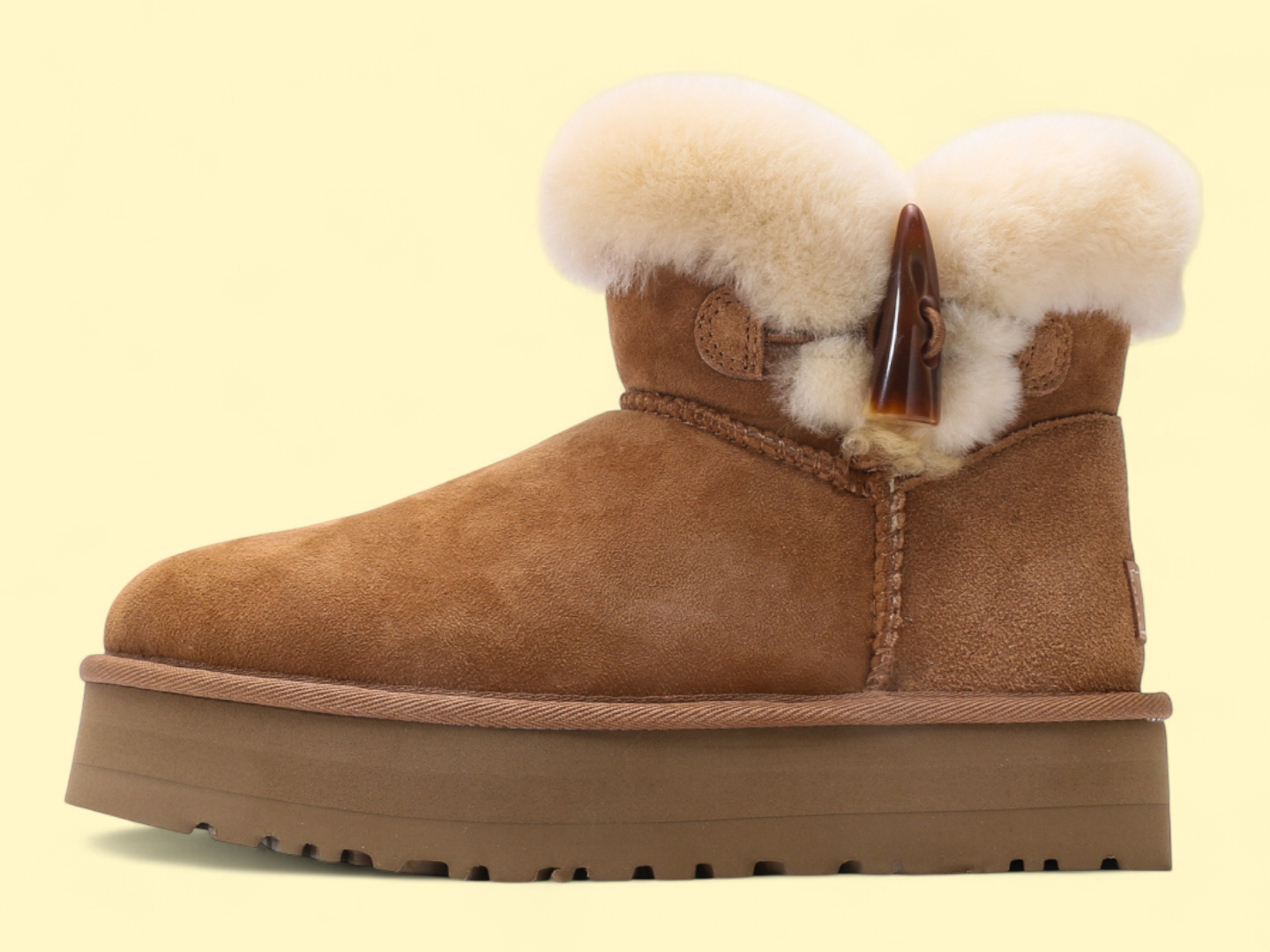 UGG  Classic Mini Boot