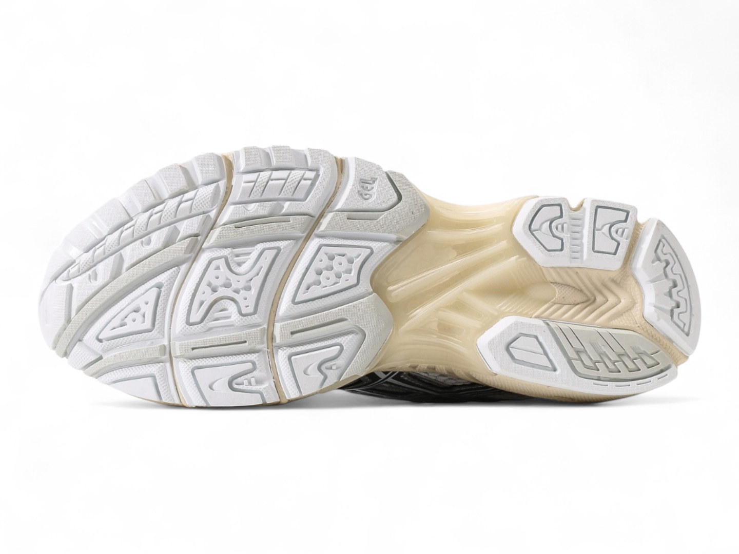 ASICS Gel-Nimbus 10.1 in the White/Pure Silver