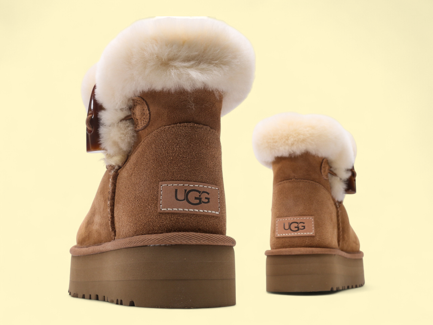 UGG  Classic Mini Boot